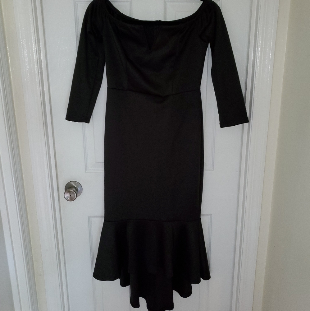 🌻4 for $25🌻Gorgeous Solid Black Dress Size Small - Picture 2 of 4